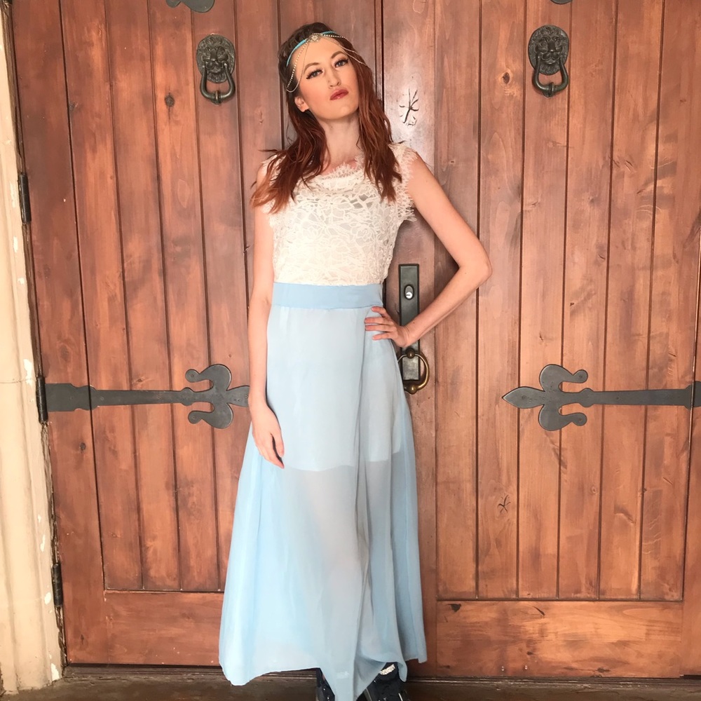 Beautiful Formal Dress - Picture 6 of 8